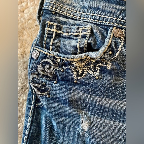 Silver Jeans Suki Flap Medium Wash Bootcut— Size W27/L32 - Picture 3 of 11